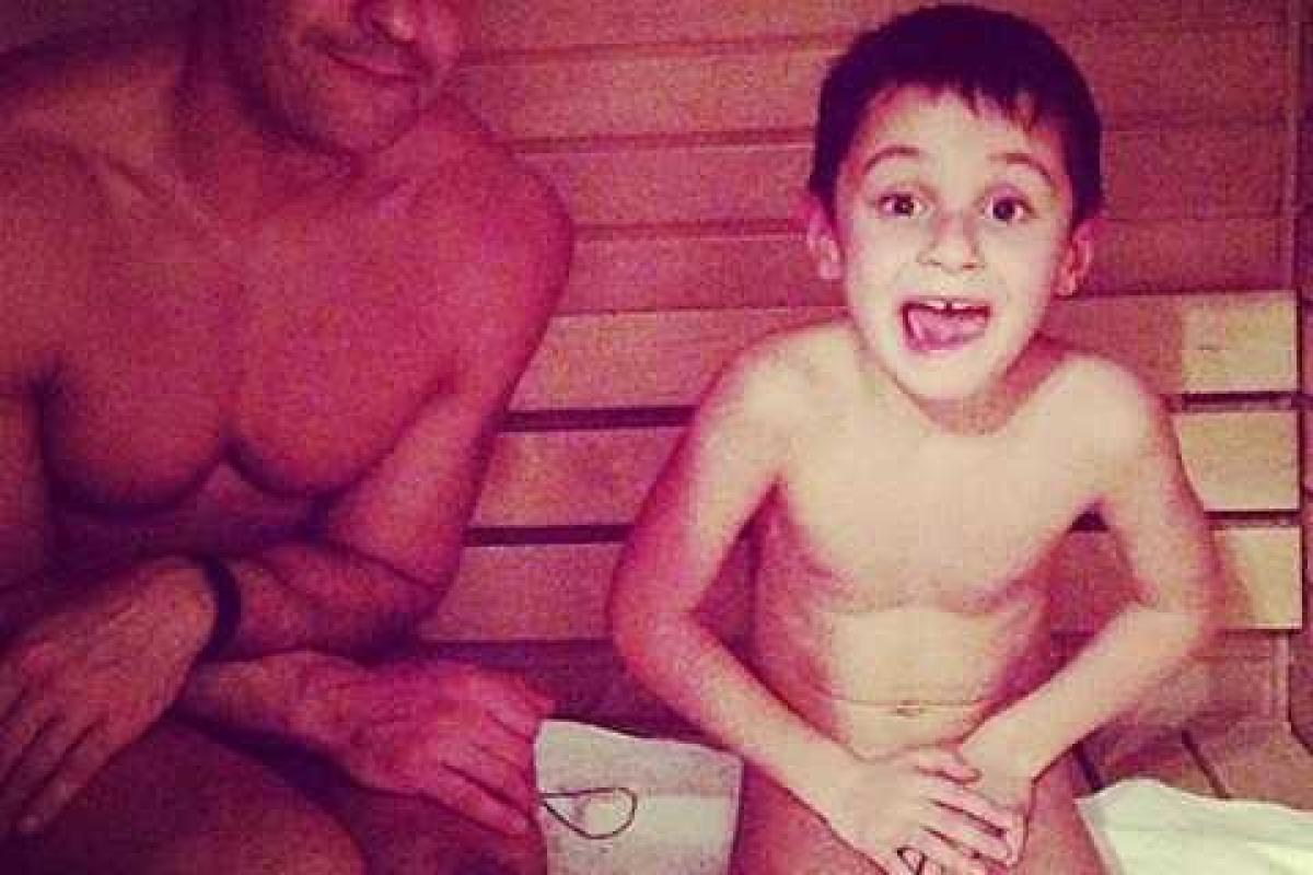 Солист группы "A-Dessa" пустил поклонников в сауну