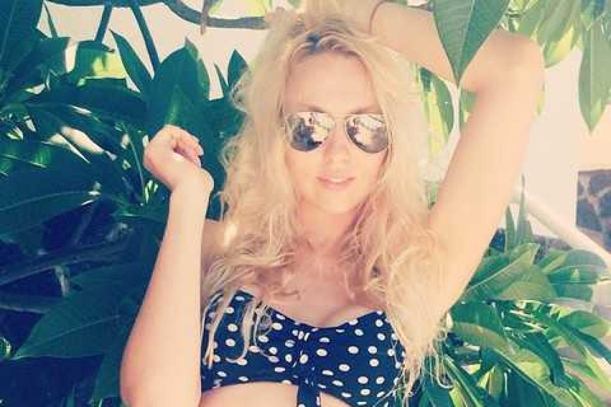 Полякова похвасталась собственным пляжем Полякова похвасталась собственным пляжем