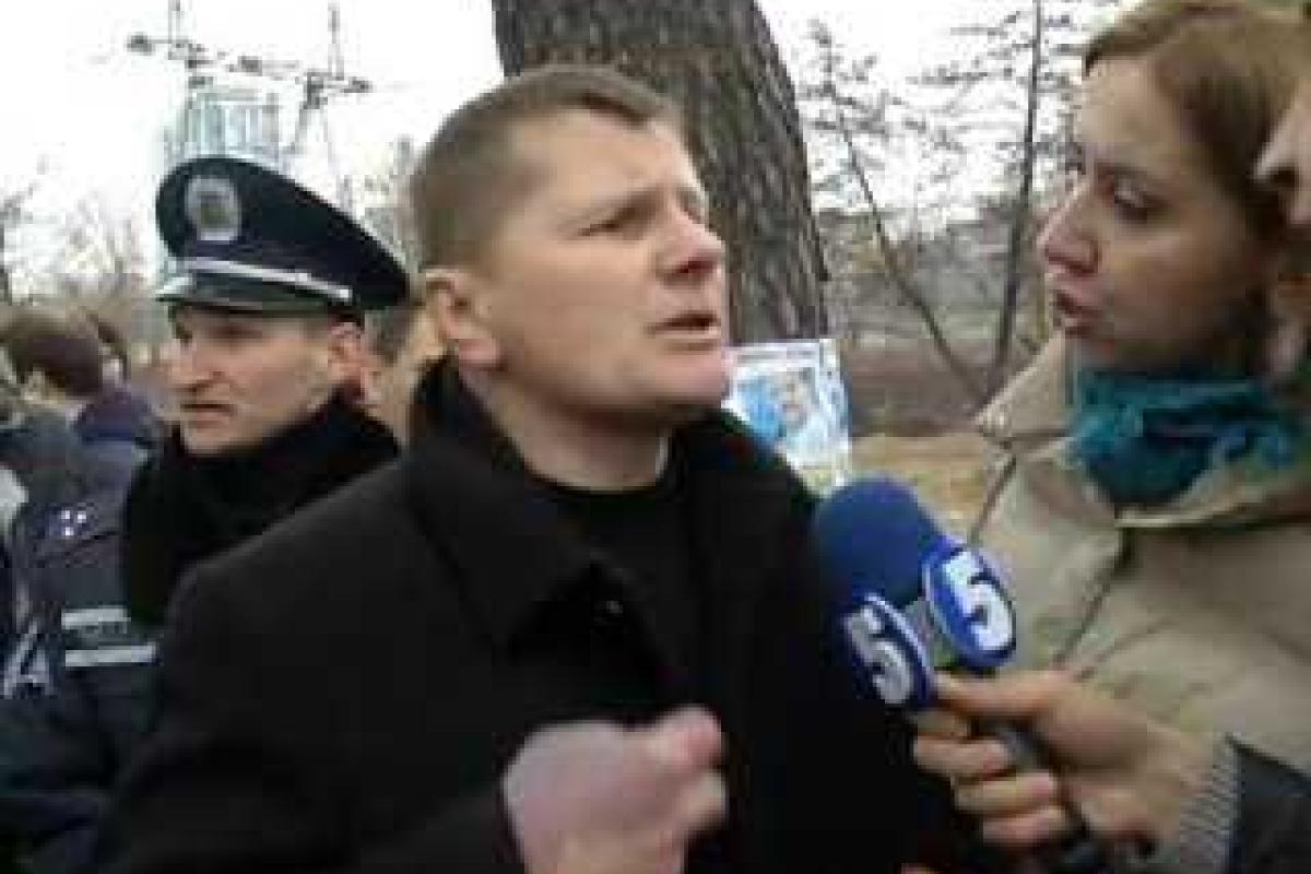 Стало известно, кто командовал "Беркутом" под Святошинским РОВД Стало известно, кто командовал "Беркутом" под Святошинским РОВД