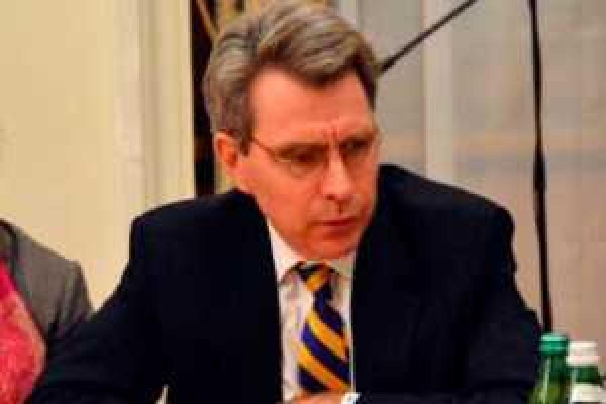 Посол США похвалил Беркут за неприменение силы в Святошинском районе Посол США похвалил Беркут за неприменение силы в Святошинском районе