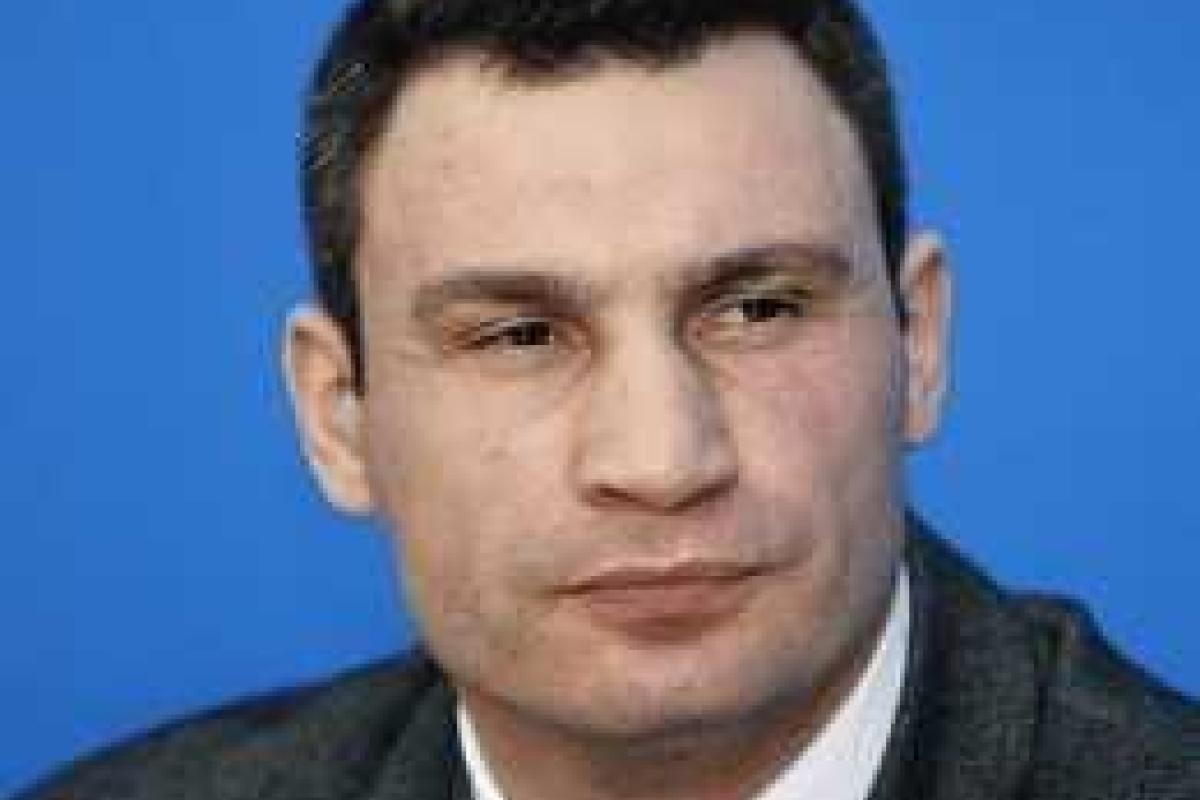 Конституционный суд должен отменить свое незаконное решение, и мы вернемся к Конституции 2004 года - Кличко