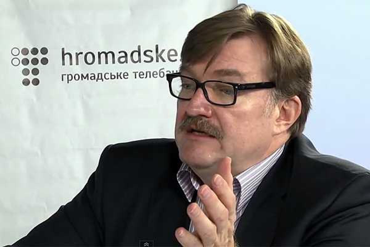Тележурналист Евгений Киселев советует не смотреть новости на российских каналах Тележурналист Евгений Киселев советует не смотреть новости на российских каналах