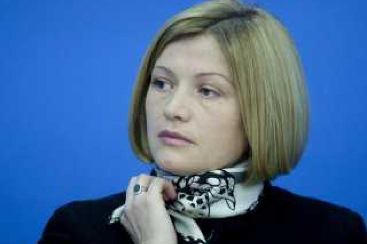 "Удар" требует вернуться к Конституции 2004 года и выступает против создания каких-либо комиссий