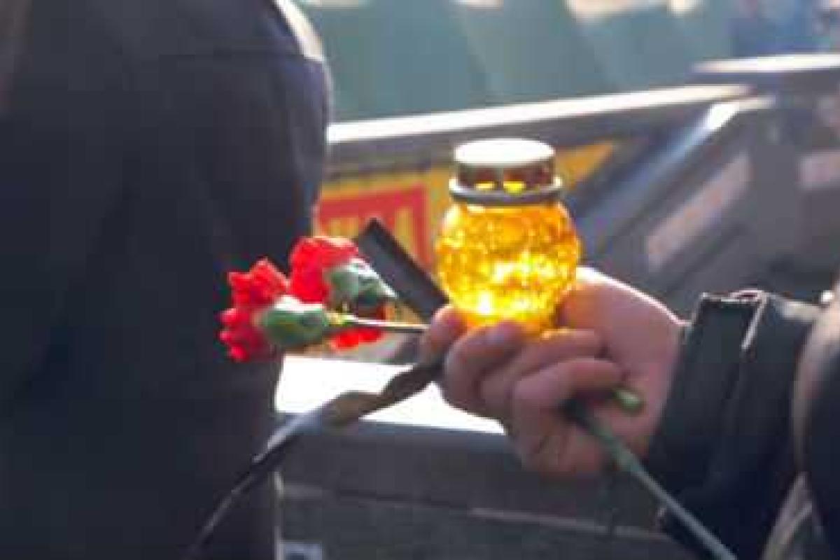 Видео: Как на Майдане хоронили Партию регионов 