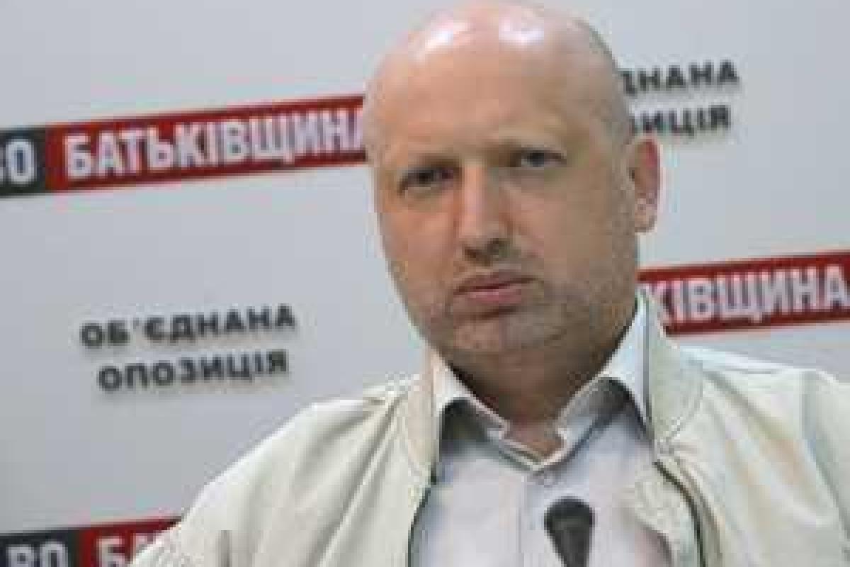 Турчинов призвал всех желающих записываться в отряды самообороны