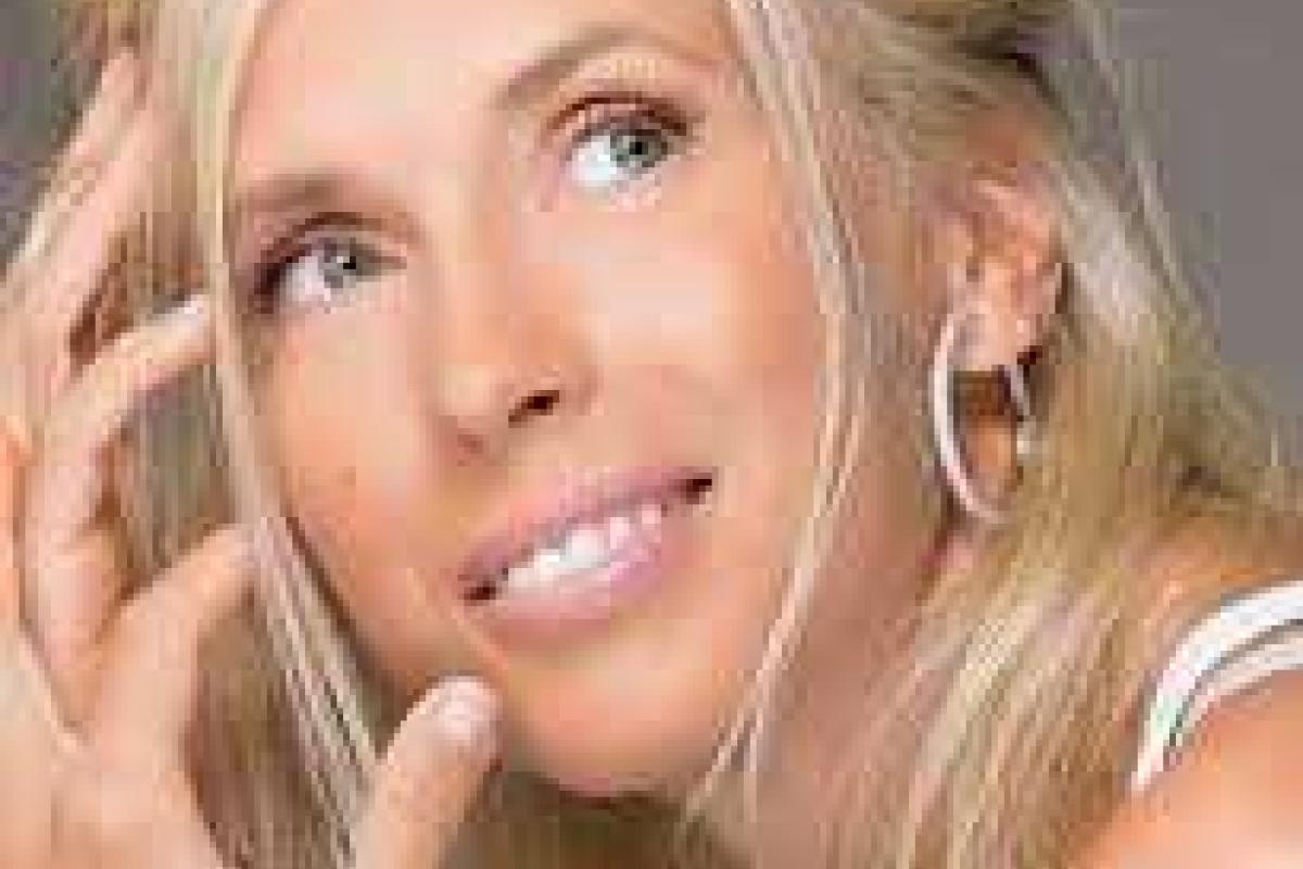 Алена Свиридова на ночь ест сало Алена Свиридова на ночь ест сало