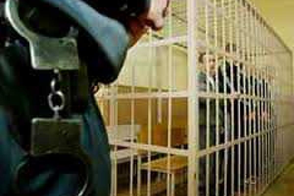 Суды оставляют под стражей оппозиционных депутатов в регионах Суды оставляют под стражей оппозиционных депутатов в регионах