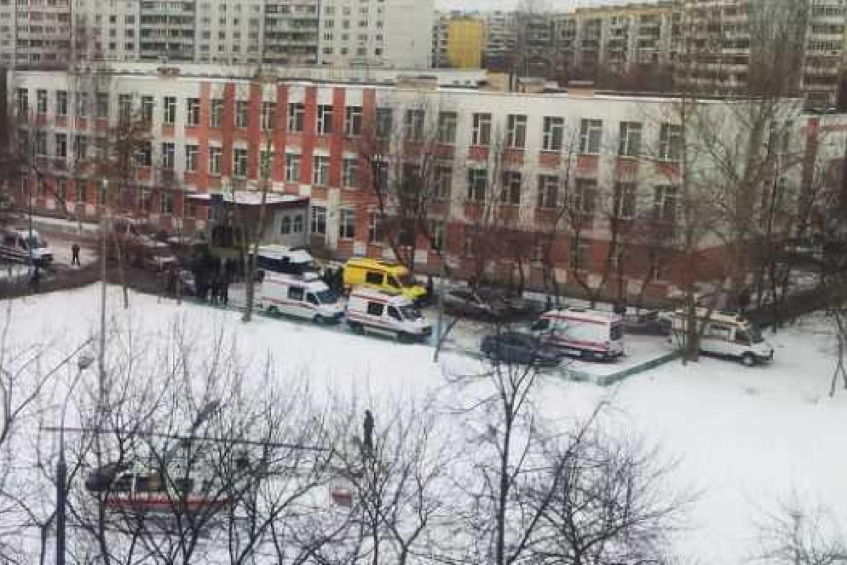 Захватчик заложников в московской школе обезврежен. Им оказался ученик той же школы Захватчик заложников в московской школе обезврежен. Им оказался ученик той же школы