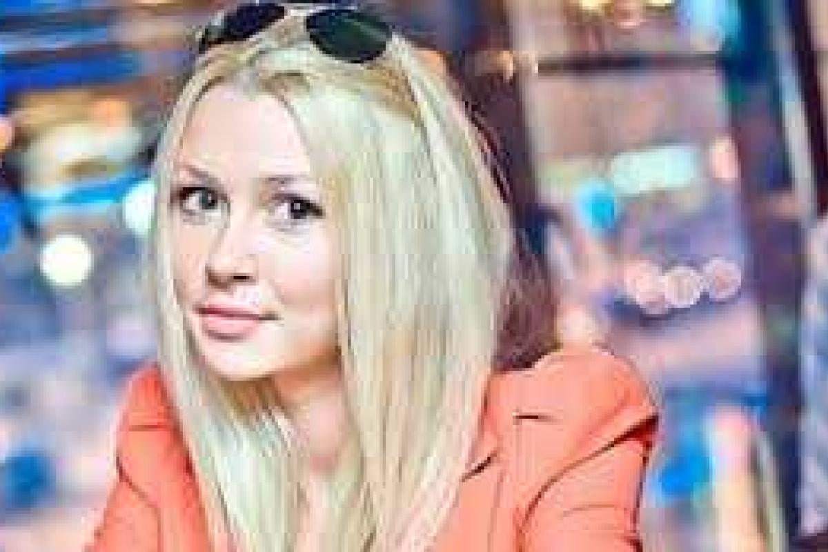 Дочь Анастасии Заворотнюк загорает на пляже в Майами Дочь Анастасии Заворотнюк загорает на пляже в Майами
