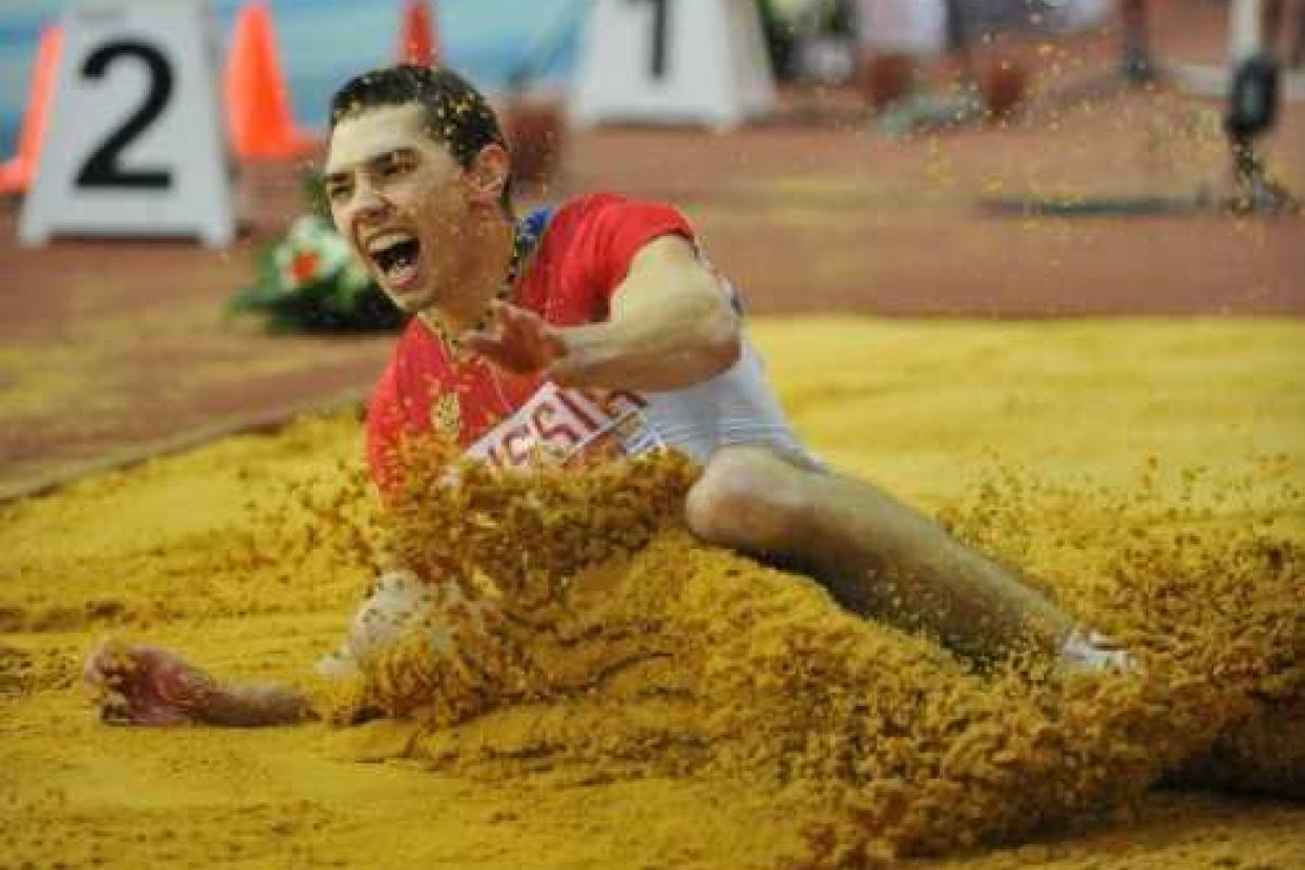Российский атлет отказался от борьбы за медали на чемпионате мира Российский атлет отказался от борьбы за медали на чемпионате мира