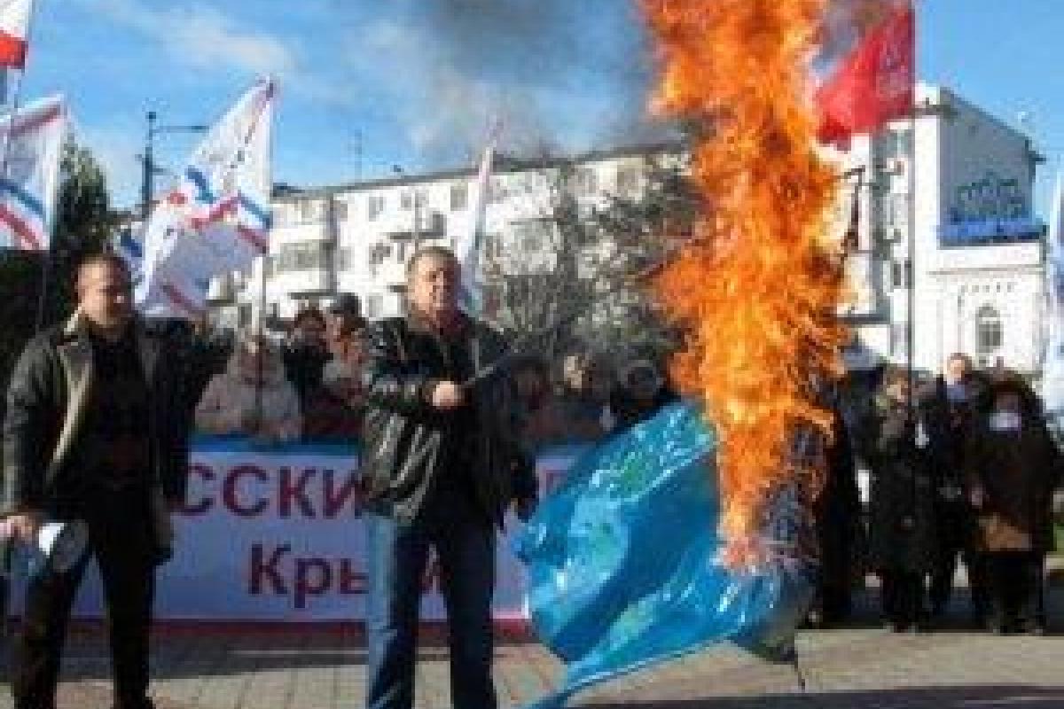 Гражданский протест против сепаратизма должны начать крымчане Гражданский протест против сепаратизма должны начать крымчане