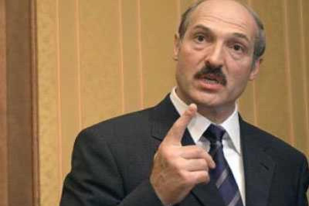 Только идиот после событий в Украине не сделает выводов - Лукашенко Только идиот после событий в Украине не сделает выводов - Лукашенко