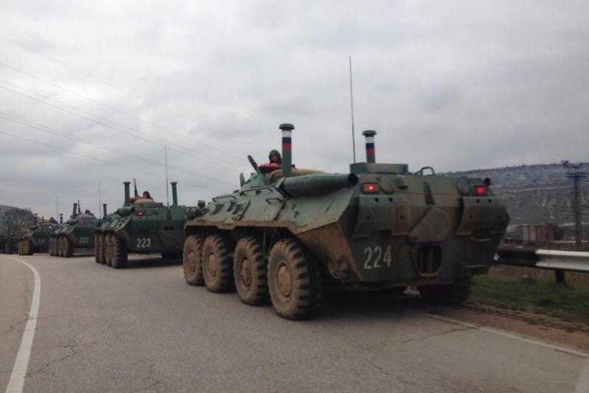 Ночь в Крыму прошла спокойно: штурма, который планировался на 5:00 утра, не произошло Ночь в Крыму прошла спокойно: штурма, который планировался на 5:00 утра, не произошло