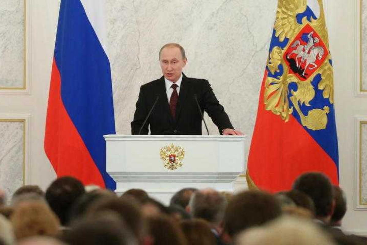 Путин попросил Совет Федерации принять в состав России Крым и Севастополь Путин попросил Совет Федерации принять в состав России Крым и Севастополь