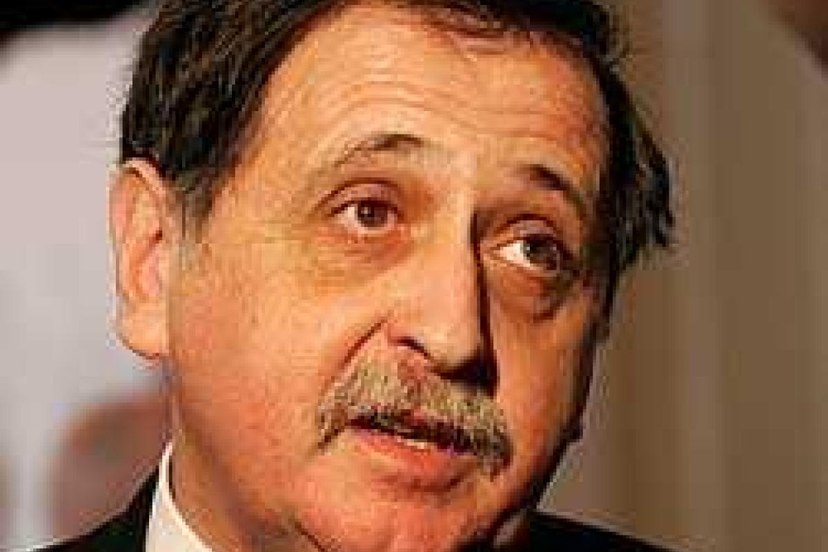 Янукович сам покинул пост президента Янукович сам покинул пост президента