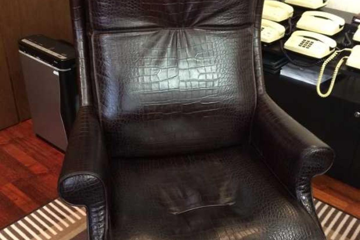 Кресло экс-главы Миндоходов стоило 70 тысяч евро - журналист Кресло экс-главы Миндоходов стоило 70 тысяч евро - журналист