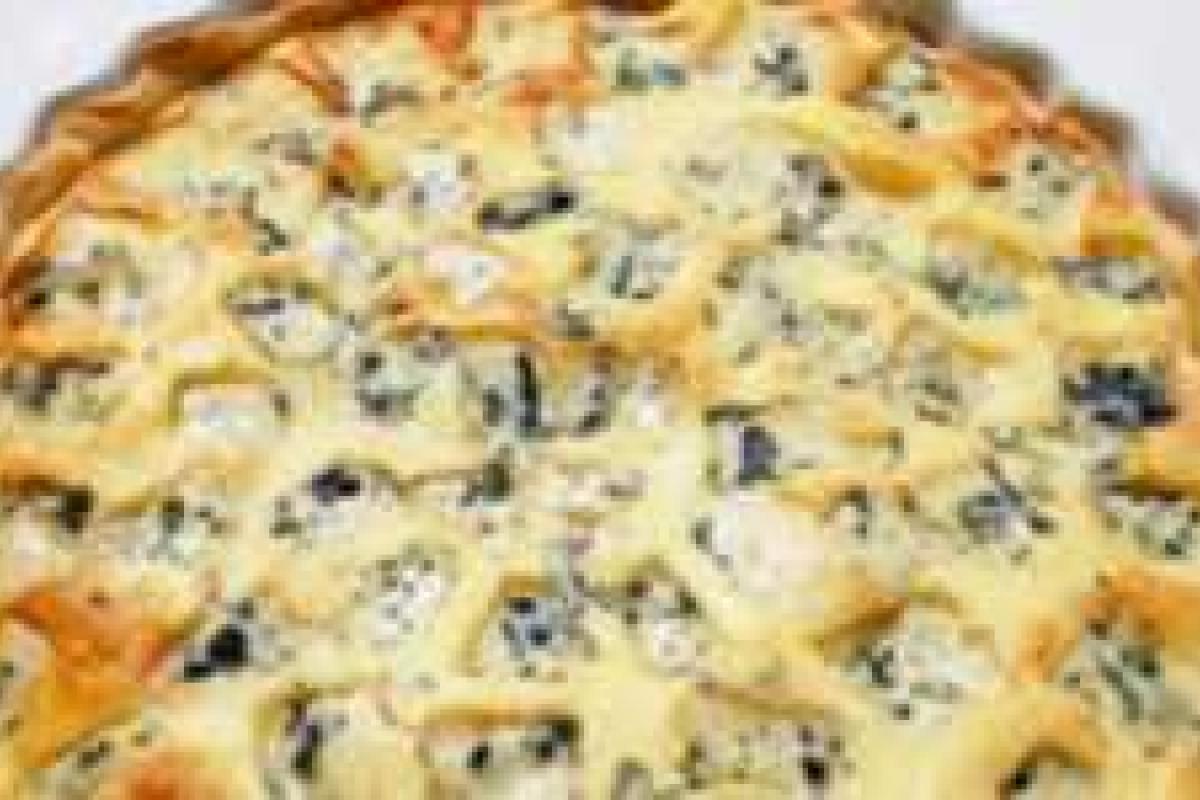 Открытый пирог с грушами и сыром дор блю