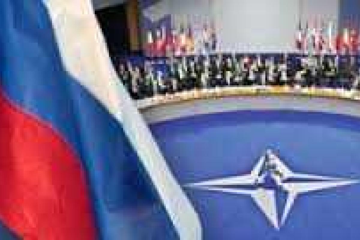 НАТО "сворачивает" сотрудничество с Россией и выражает поддержку Украине НАТО "сворачивает" сотрудничество с Россией и выражает поддержку Украине
