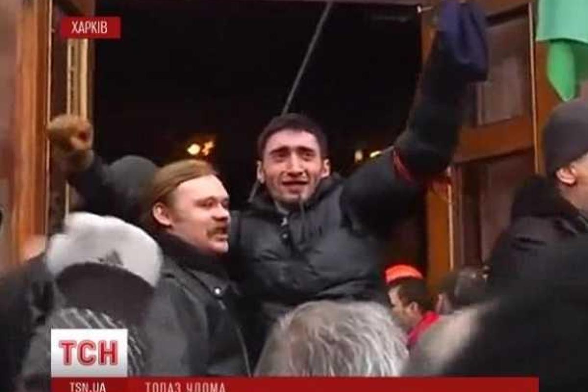 Звезду "антимайдана" Топаза посадили под круглосуточный домашний арест Звезду "антимайдана" Топаза посадили под круглосуточный домашний арест