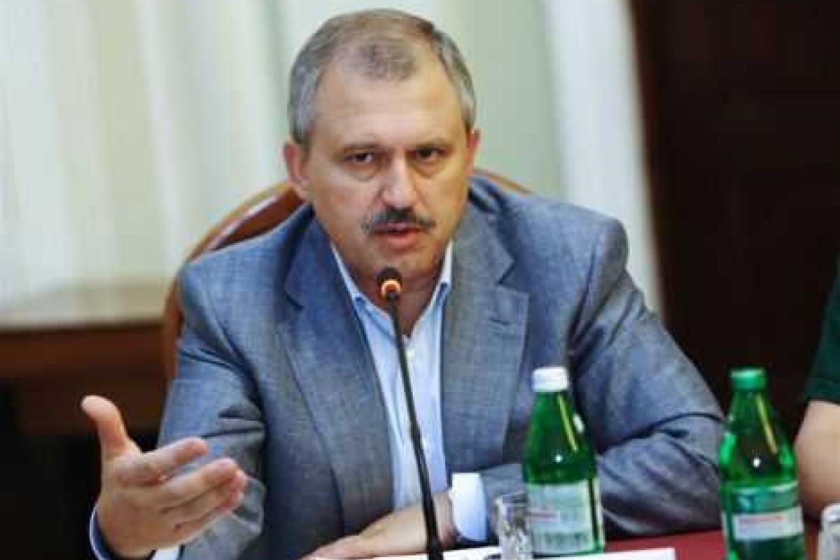 Сенченко: цель акций в Луганске, Донецке и Харькове - стремление "местной знати" избежать люстрации Сенченко: цель акций в Луганске, Донецке и Харькове - стремление "местной знати" избежать люстрации
