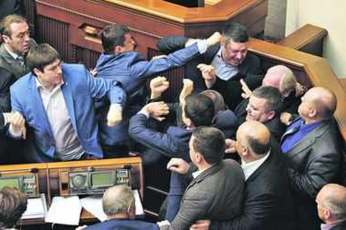 Рада дала бой сепаратистам, досталось Симоненко, а потери понесли регионалы Рада дала бой сепаратистам, досталось Симоненко, а потери понесли регионалы