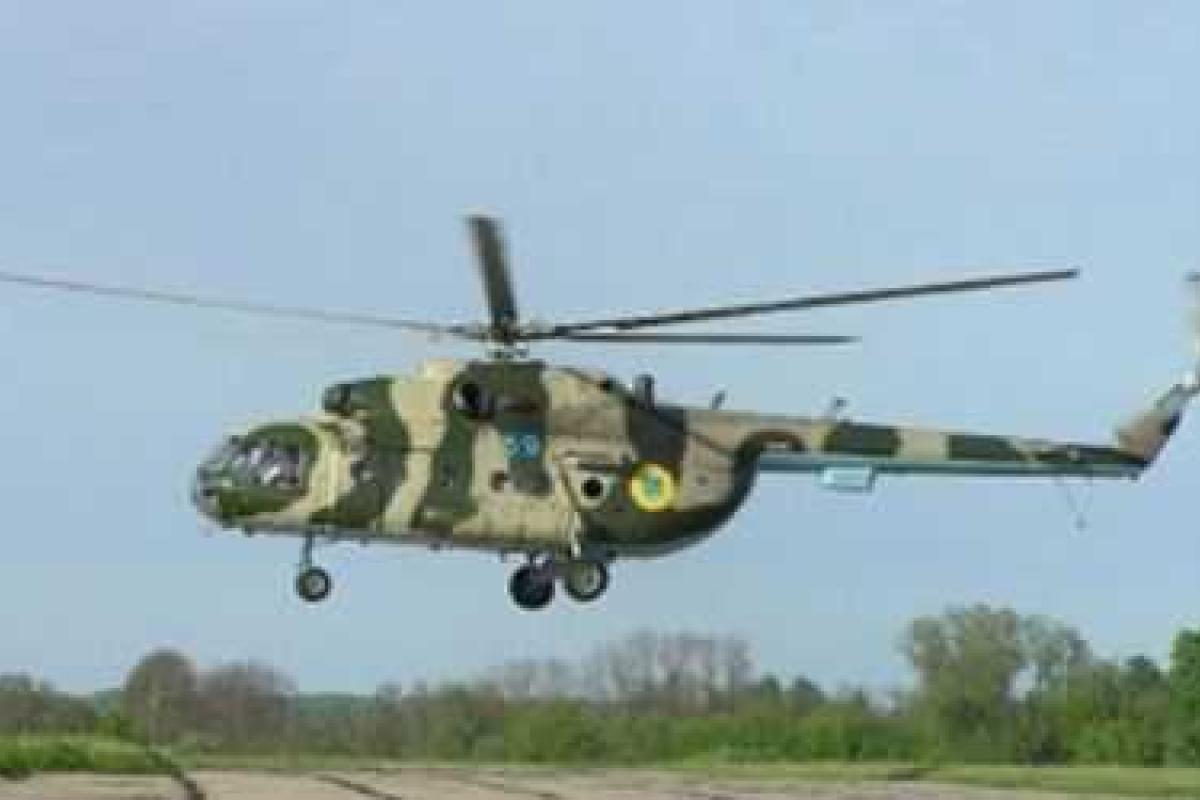 Ситуация на востоке: в результате обстрела вертолет получил повреждения лопастей, экипаж не пострадал Ситуация на востоке: в результате обстрела вертолет получил повреждения лопастей, экипаж не пострадал