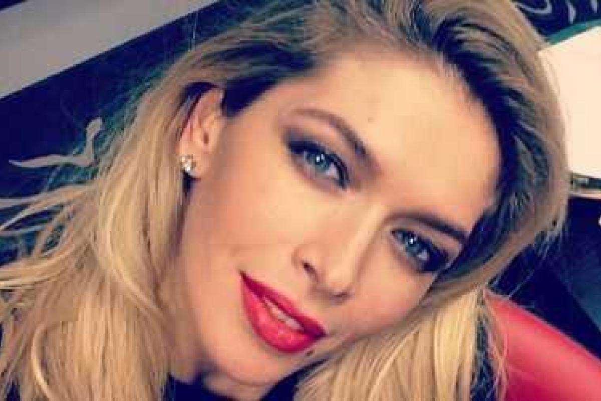 Вера Брежнева поразила поклонников своей школьной фотографией  Вера Брежнева поразила поклонников своей школьной фотографией