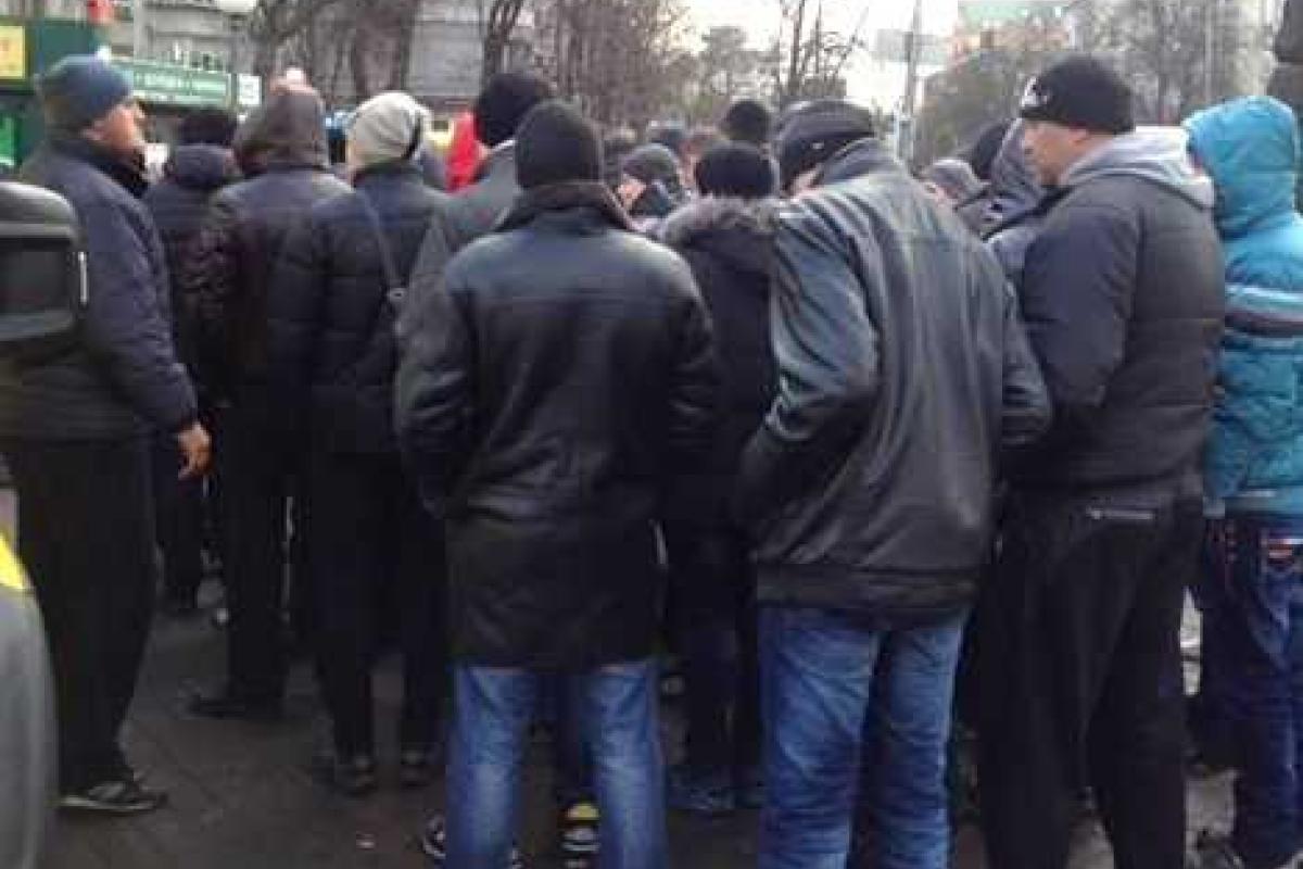 Следствие установило связь экс-министра Захарченко с "титушками" Следствие установило связь экс-министра Захарченко с "титушками"