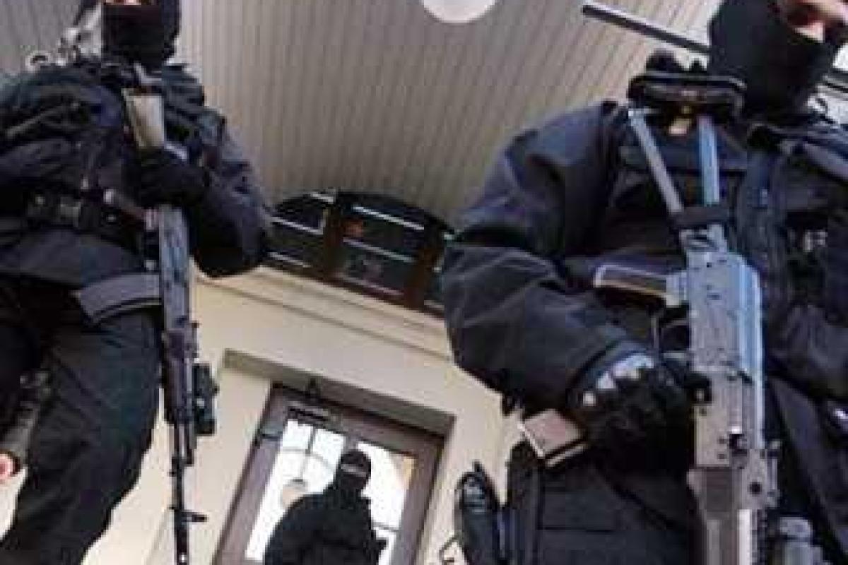 В Краматорске силовики приступили к антитеррористической спецоперации В Краматорске силовики приступили к антитеррористической спецоперации