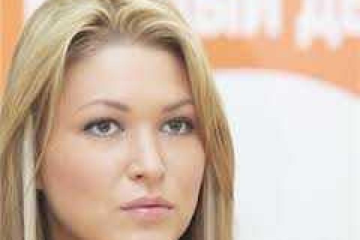 Дубцова показала глубокое декольте Дубцова показала глубокое декольте