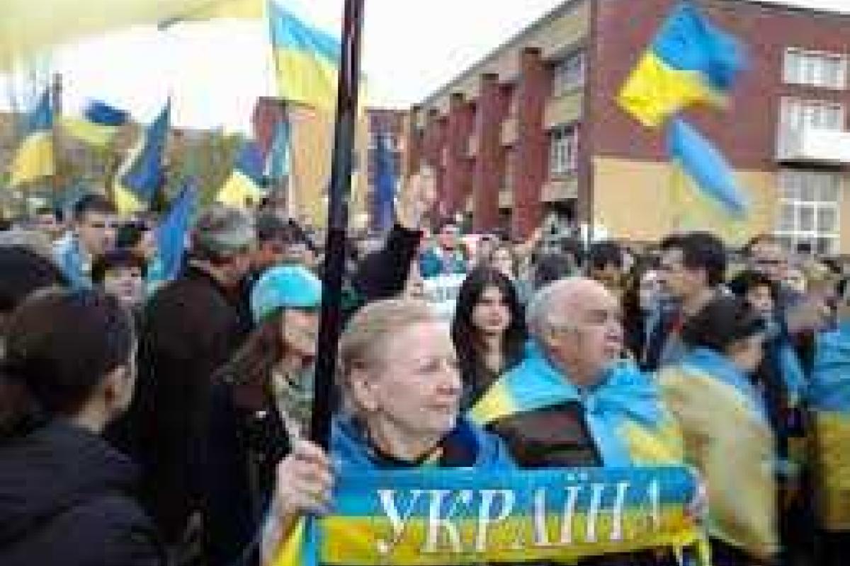 Почти 70% жителей Юга и Востока не поддерживают присоединения к России  Почти 70% жителей Юга и Востока не поддерживают присоединения к России