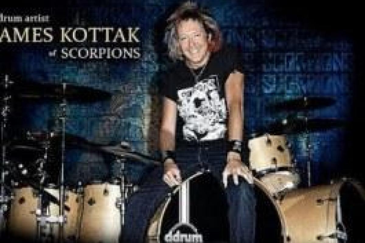 Ударника группы "Scorpions" посадили в тюрьму за неприличные жесты Ударника группы "Scorpions" посадили в тюрьму за неприличные жесты
