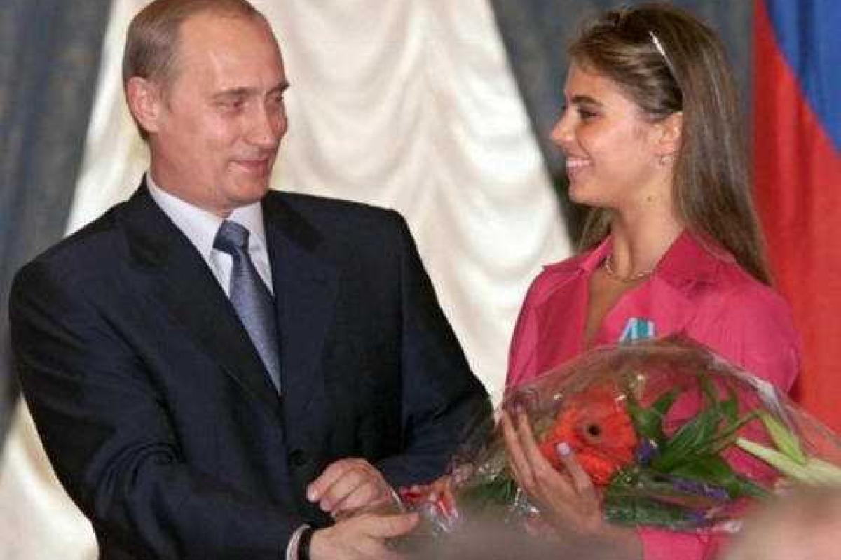 Владимир Путин и Алина Кабаева тайно обвенчались в Валаамском монастыре Владимир Путин и Алина Кабаева тайно обвенчались в Валаамском монастыре