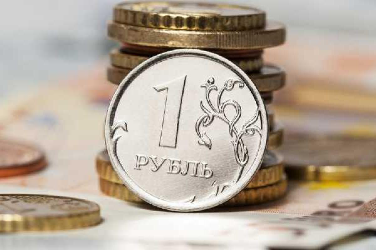 Крымским предпринимателям приказали перевести цены в рубли по завышенному курсу и не ждать инвестиций