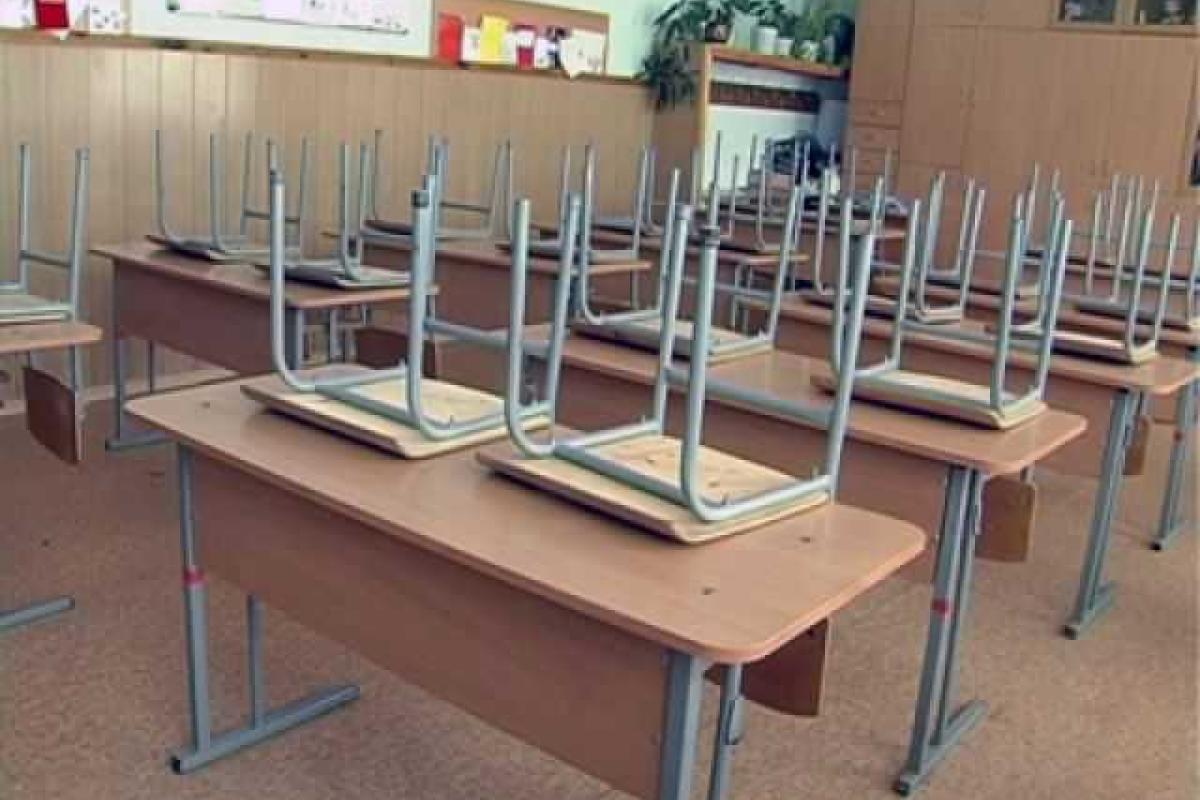 В Артемовске рекомендуют не пускать детей в школы и детсады из-за попытки штурма воинской части 
