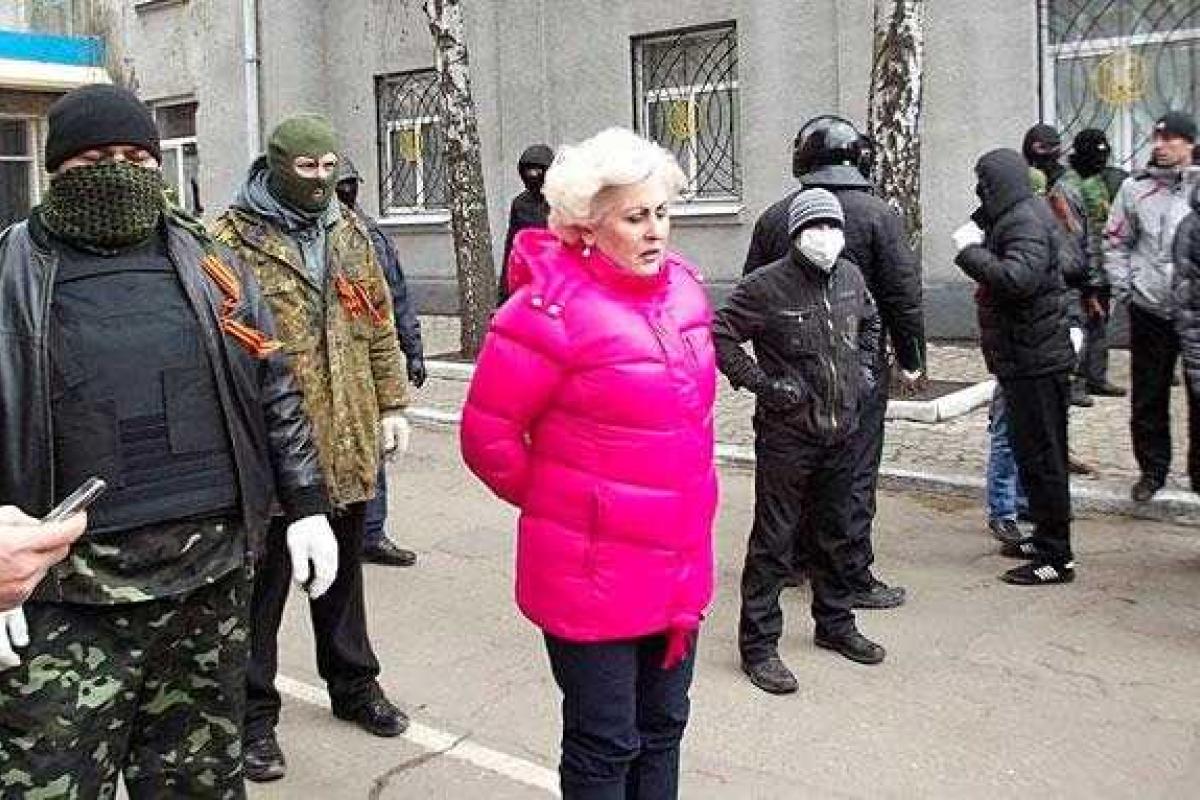 В Славянске объявлено чрезвычайное положение В Славянске объявлено чрезвычайное положение