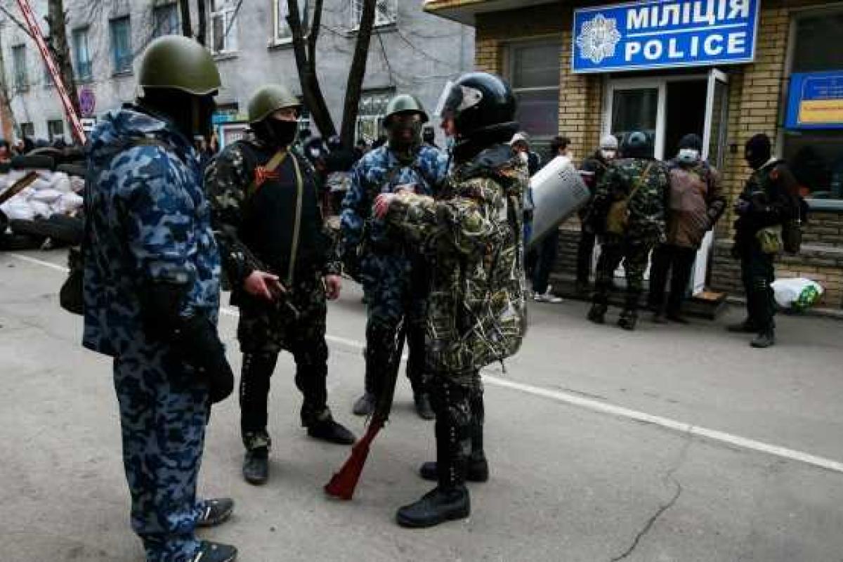 В сети появилось видео захвата райотдела милиции в Славянске