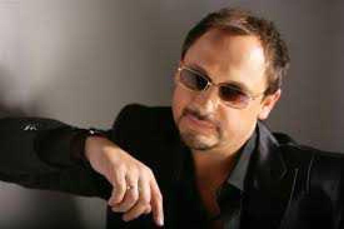 Двухметровый телохранитель Стаса Михайлова избил оператора Двухметровый телохранитель Стаса Михайлова избил оператора