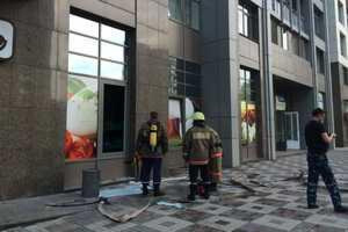 В Киеве ликвидировали пожар в супермаркете В Киеве ликвидировали пожар в супермаркете
