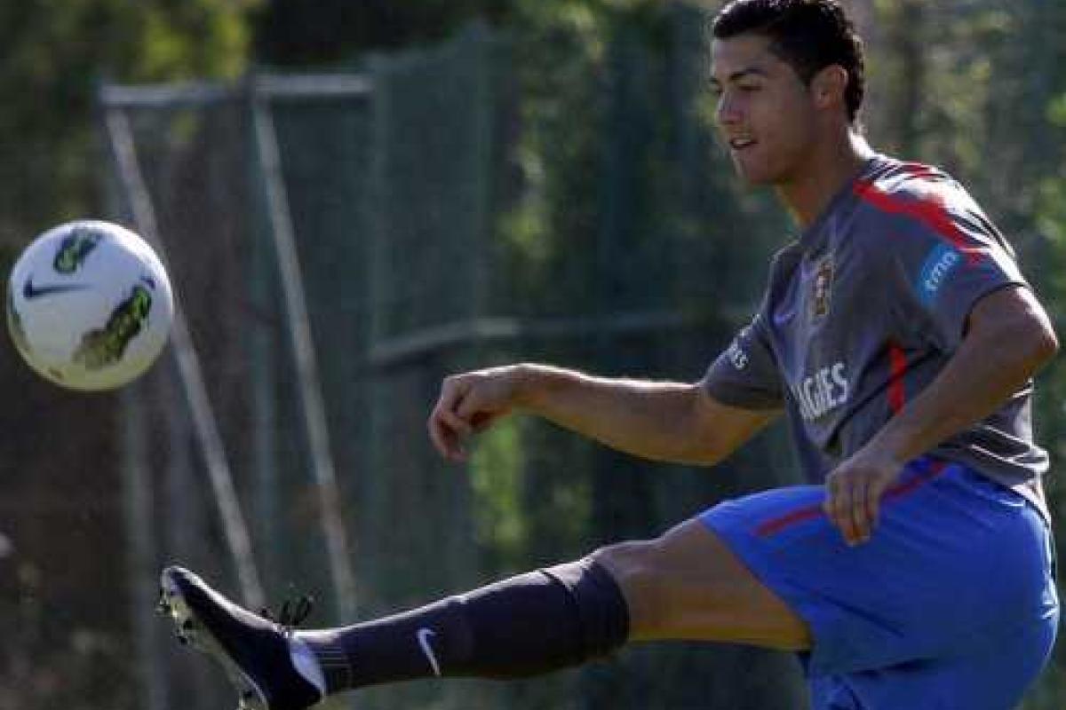 Лидер сборной Португалии рискует пропустить групповой турнир ЧМ-2014 Лидер сборной Португалии рискует пропустить групповой турнир ЧМ-2014