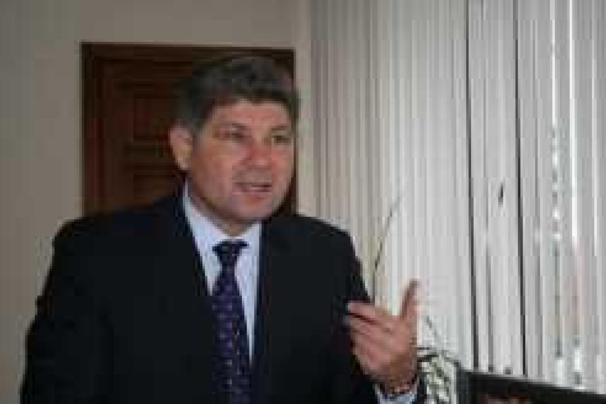 Интернет взорвала новость о бегстве мэра Луганска в Канаду Интернет взорвала новость о бегстве мэра Луганска в Канаду