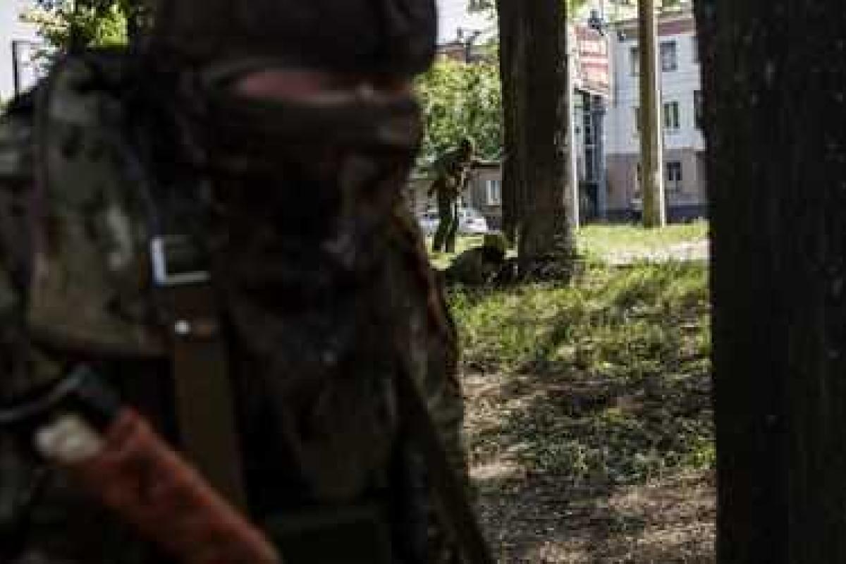 События в Донбассе: террористы атаковали пограничный отряд "Дьяково", в Славянске снова стреляют 