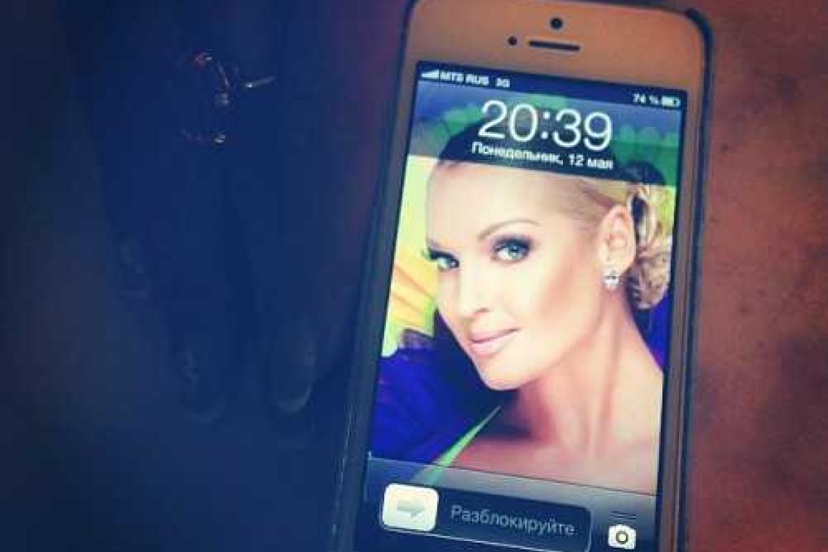 Шок! Волочкова утопила телефон со всеми фотографиями Шок! Волочкова утопила телефон со всеми фотографиями