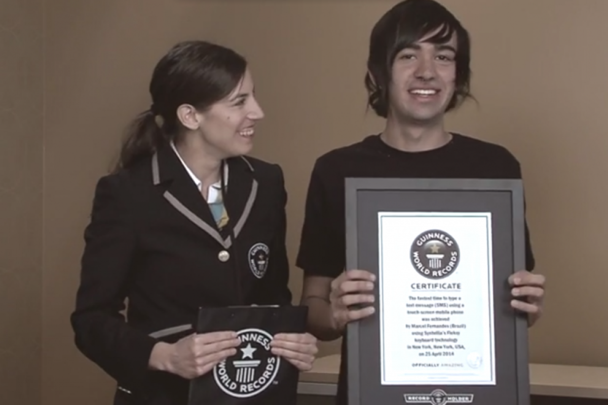 Подросток побил мировой рекорд по скорости набирания SMS Подросток побил мировой рекорд по скорости набирания SMS
