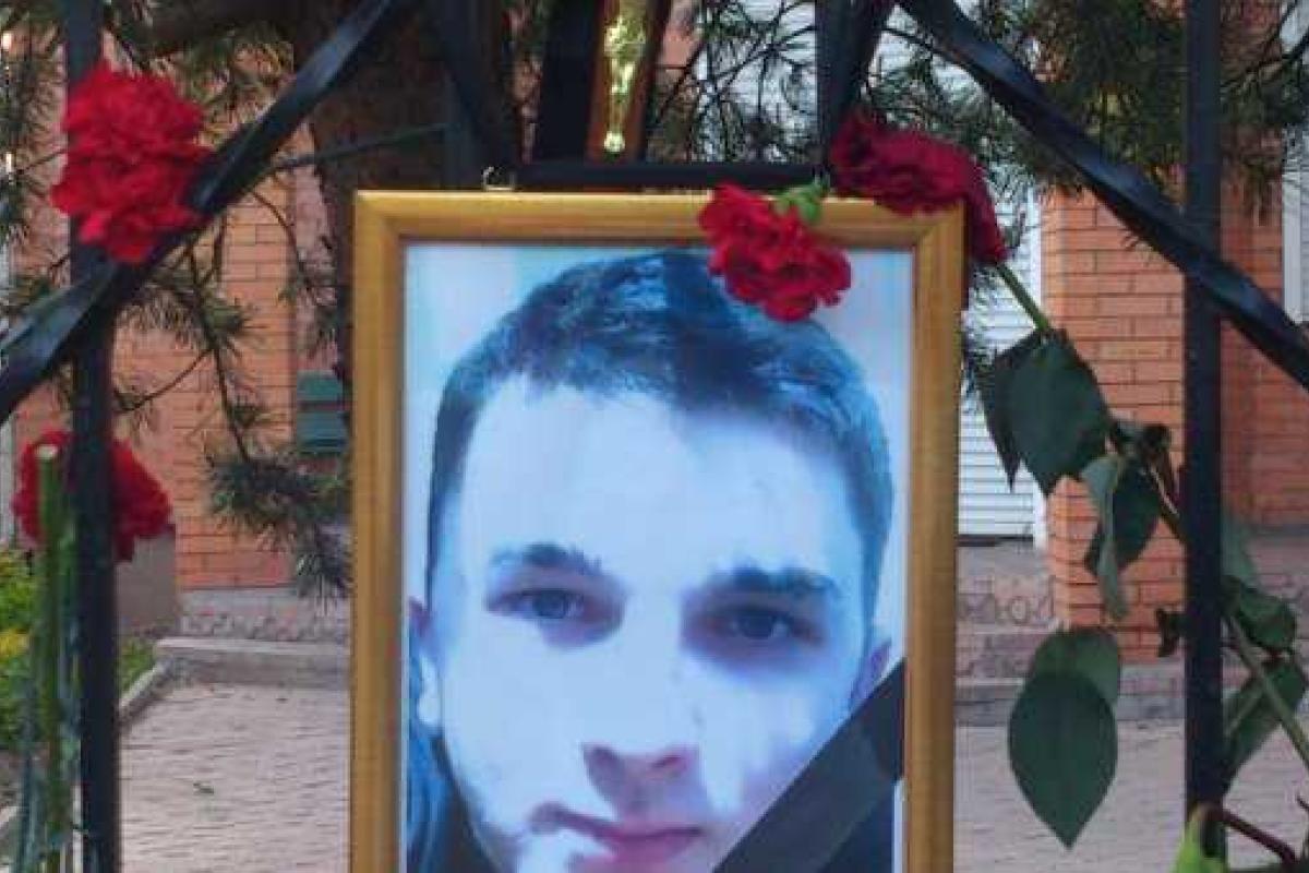 В подмосковном Пушкино убит фанат "Спартака". Общественность негодует В подмосковном Пушкино убит фанат "Спартака". Общественность негодует