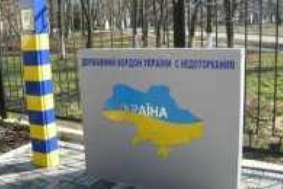 На границе задержали автомобили, заполненные автоматами Калашникова, РПГ и взрывчаткой