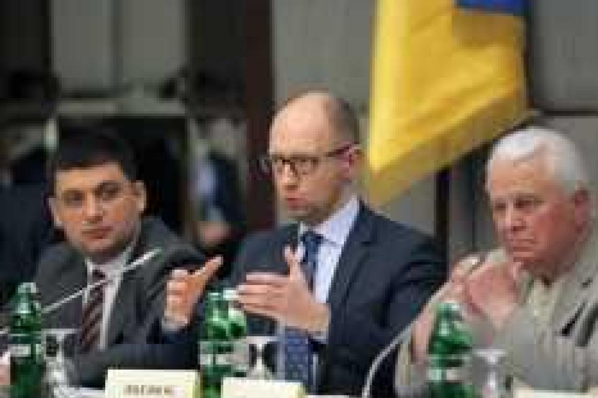 Яценюк предлагает востоку экономическую самостоятельность