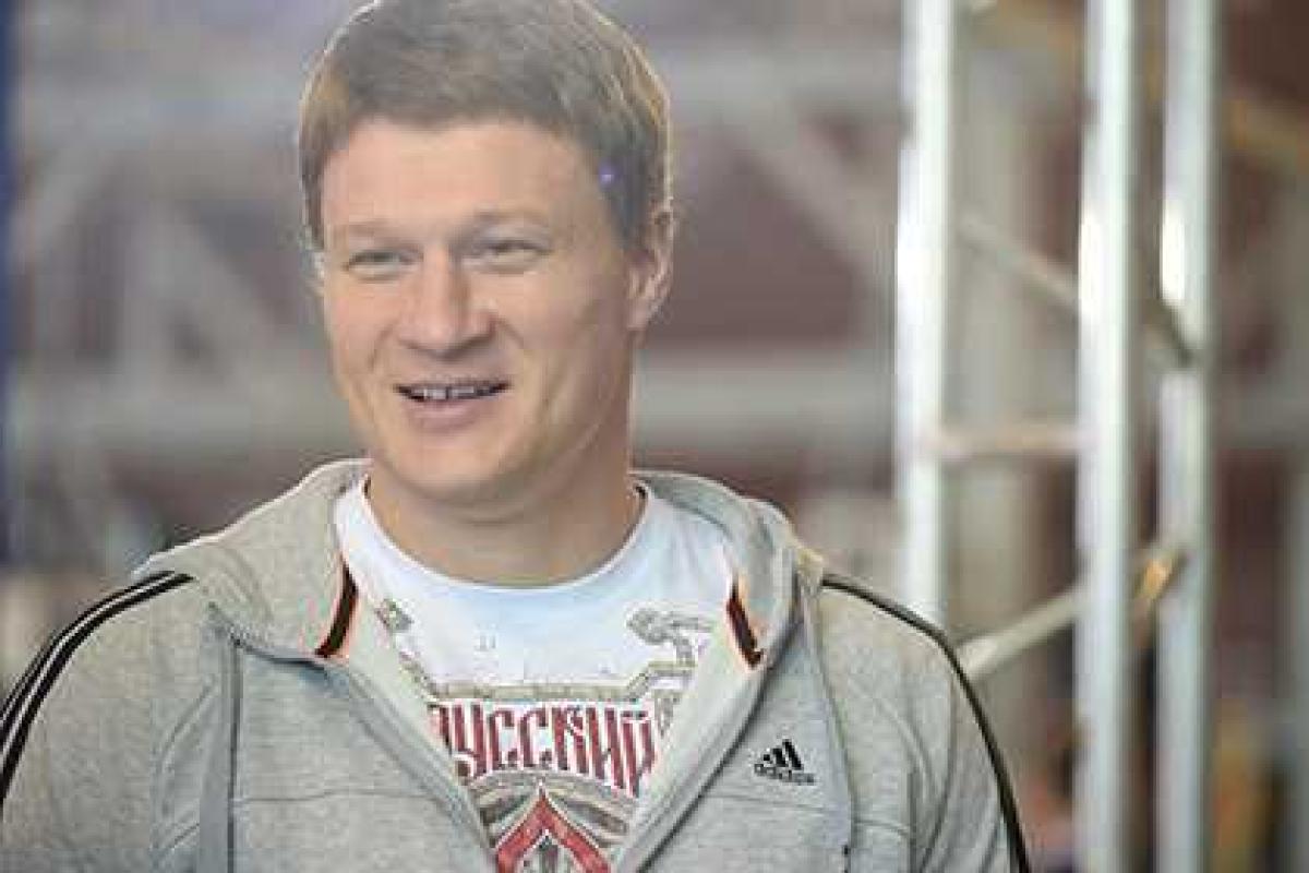 Александр Поветкин нокаутировал Мануэля Чарра Александр Поветкин нокаутировал Мануэля Чарра