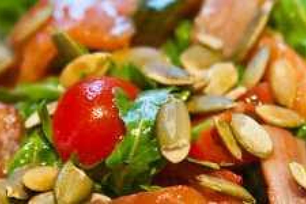 Салат с копченой рыбой Салат с копченой рыбой