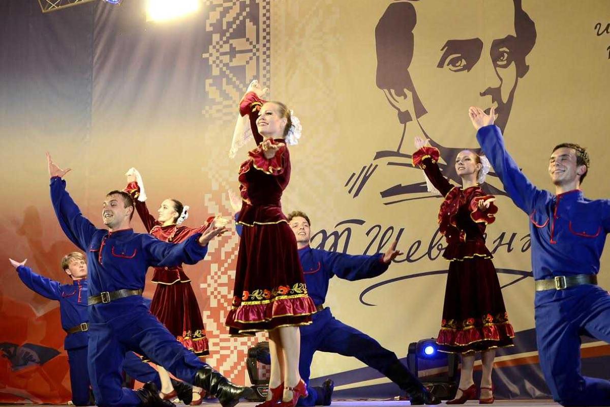 Луганский танцевальный коллектив подтвердил звание народного Луганский танцевальный коллектив подтвердил звание народного